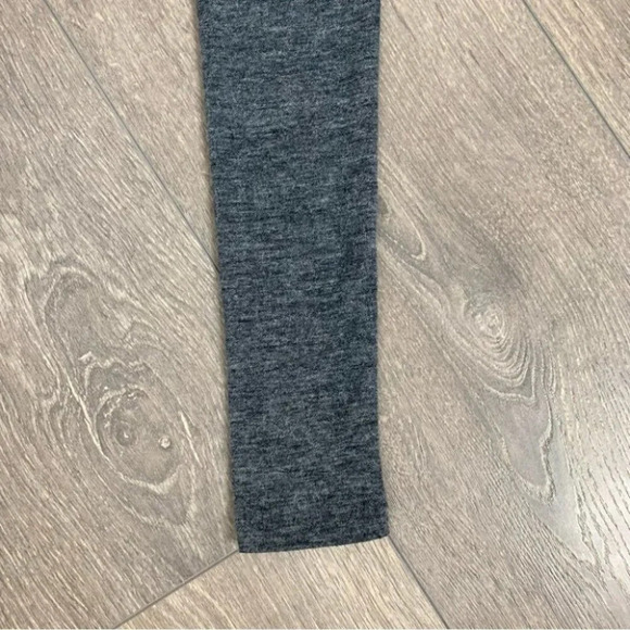 Aritzia Wilfred Free Georgia Top Cropped Long Sleeve T-Shirt Dark Grey Size XS - Picture 11 of 13